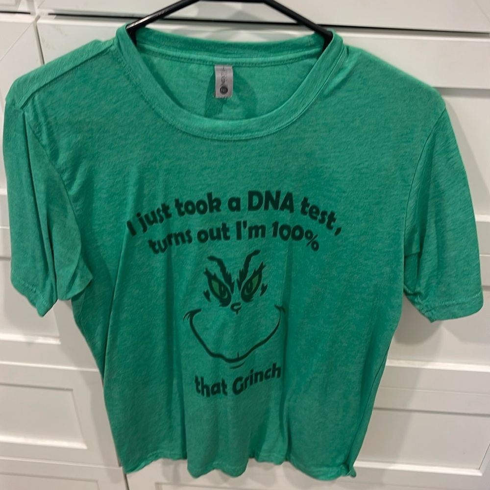Boutique Grinch shirt size small